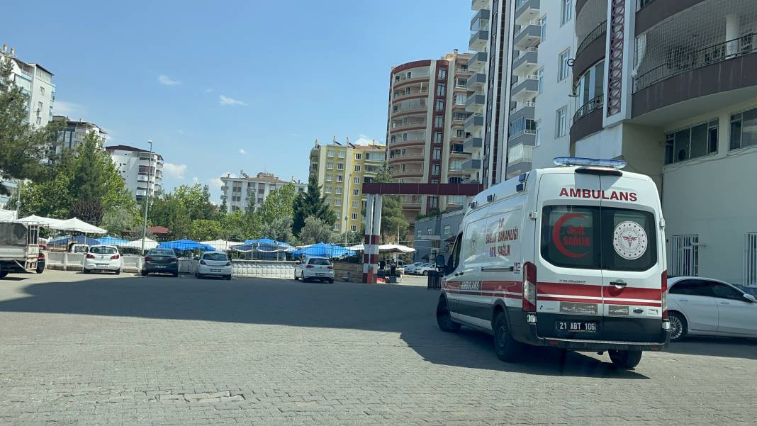 İhbar geldi. Eve giren sağlıkçılar fenalık geçirdi - Resim: 2